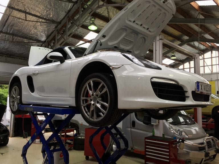 independent porsche specialist in action in tauranga